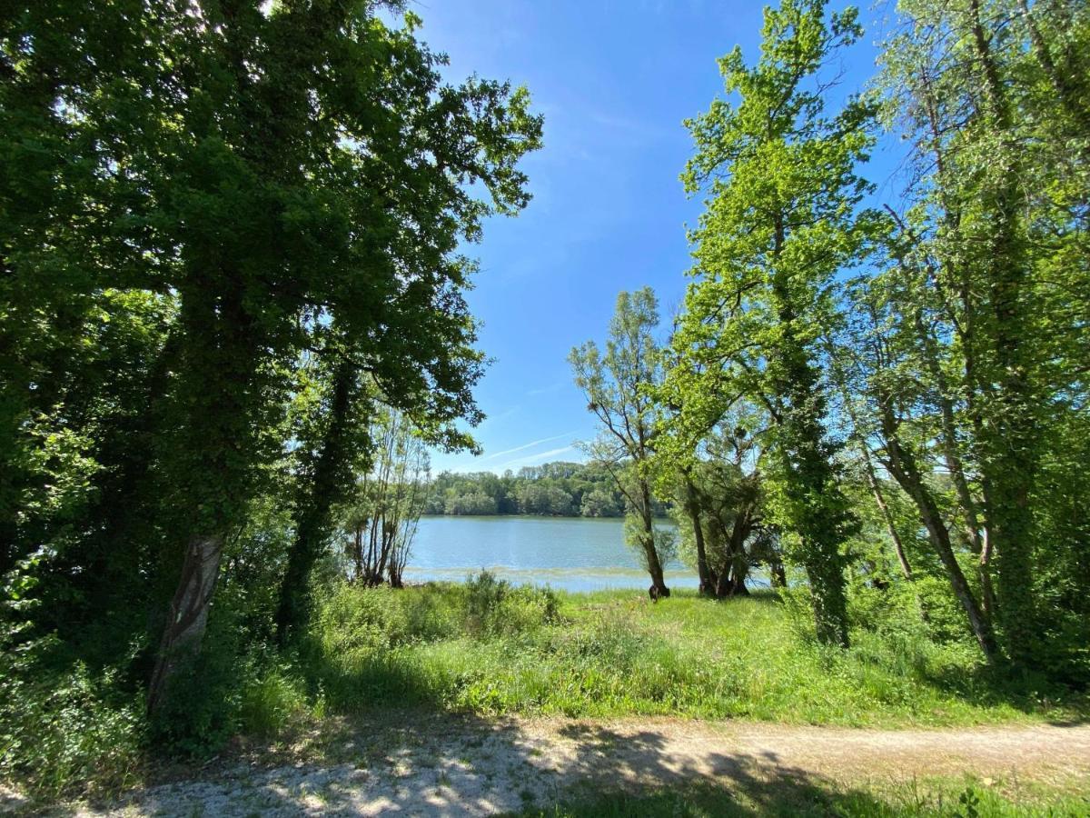 Maison Bord De Lac De Charmes Bannes  Екстер'єр фото