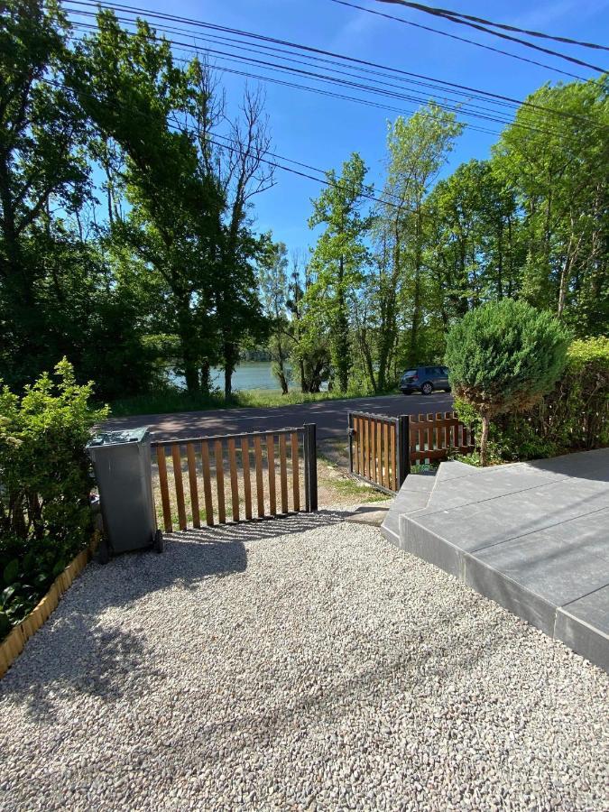 Maison Bord De Lac De Charmes Bannes  Екстер'єр фото
