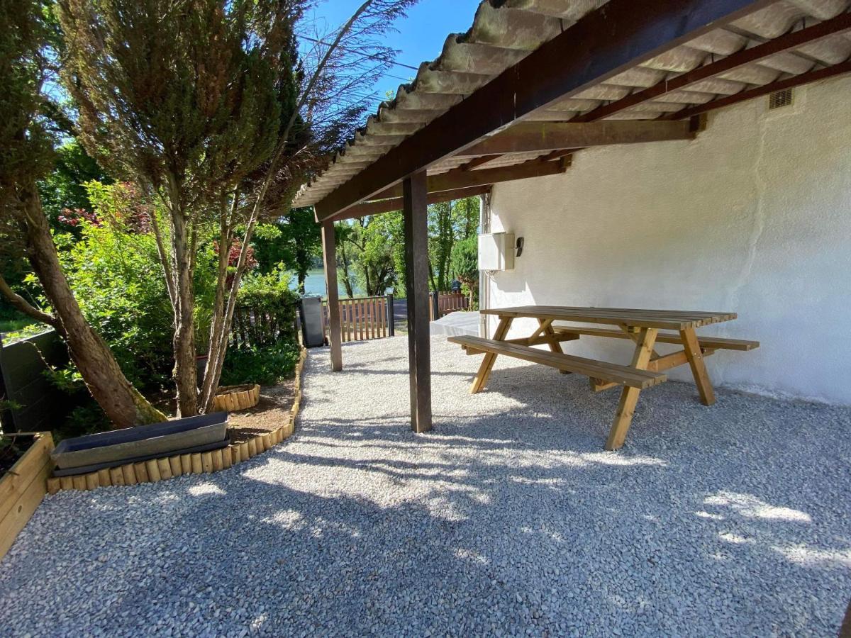 Maison Bord De Lac De Charmes Bannes  Екстер'єр фото